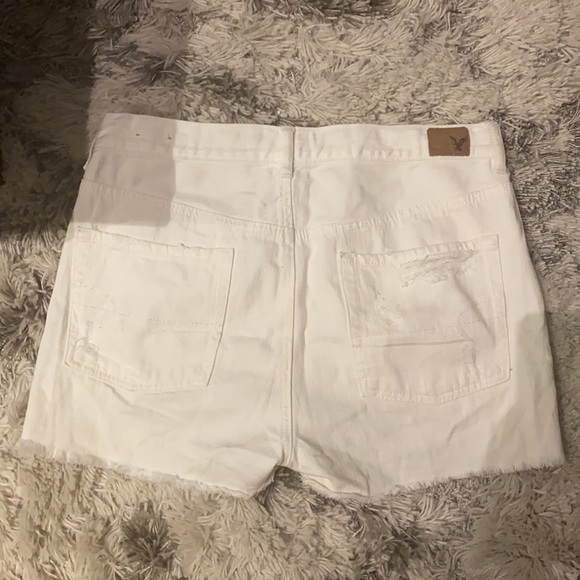 Distressed shorts - Picture 2 of 2